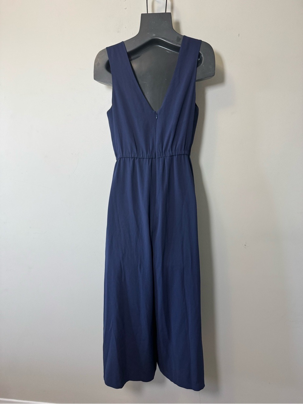 Babaton Maximillian Dark Navy V-Neck Wide-Leg Tie-Waist Jumpsuit size 4 - Picture 3 of 11